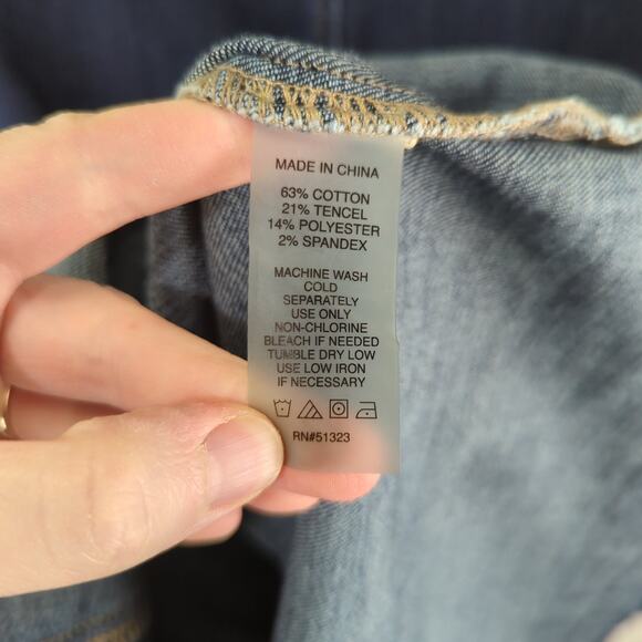 Turo Vince Camuto Short Sleeve Denim Dress Sz 6 Stretch Crewneck Utility Pockets - Picture 8 of 8